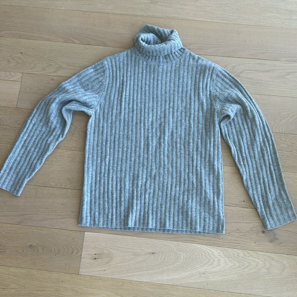 Banana republic sweater